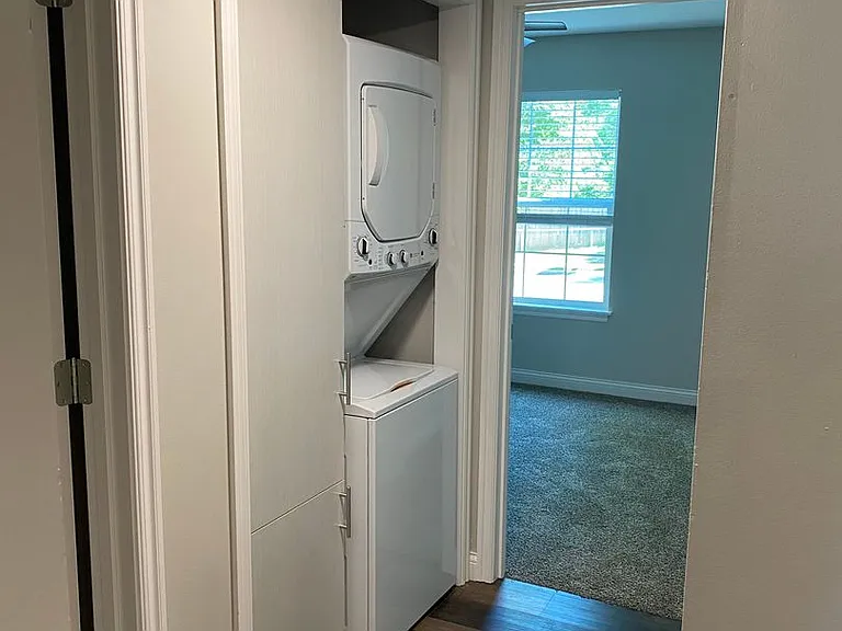 2901-2905 Rollins Rd #2911 — Photo 11