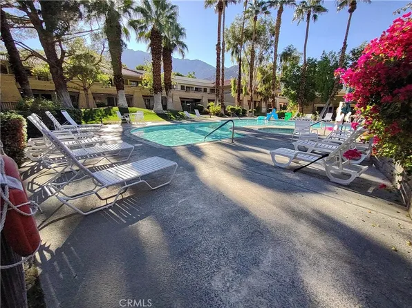 2810 N Arcadia Ct #202, Palm Springs, CA 92262