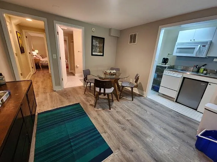 1 bed, 445 sqft, $950 — Photo 3