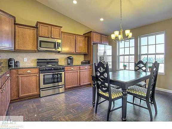 3rd image of 15237 Sherwood Ln