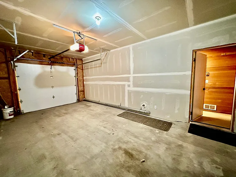 1204 N Brooklane St — Photo 32