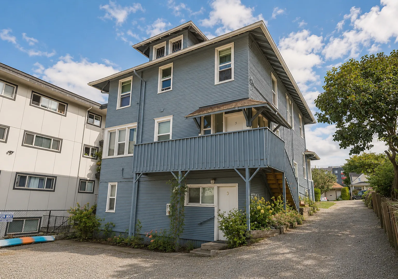 Cozy Renovated Studio! Nassau Apartments Is a Great Place To Call Home! — Photo 3