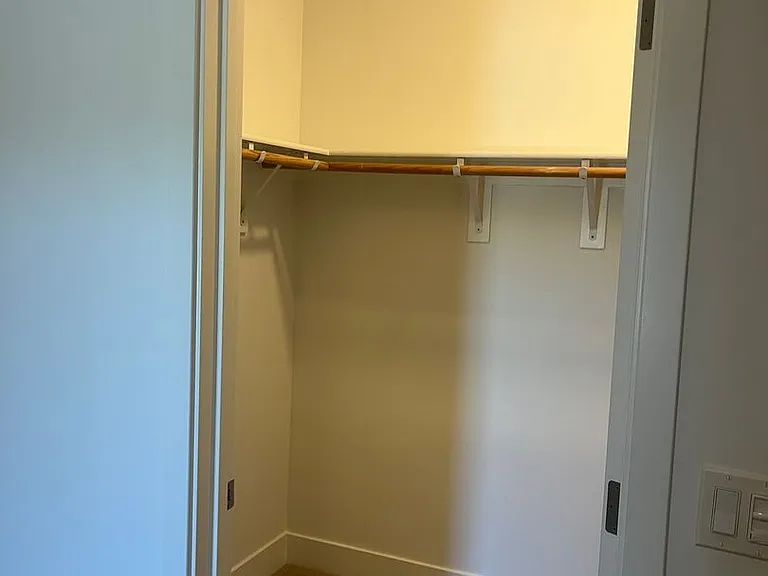 Emerald Ridge Apartments — Photo 22