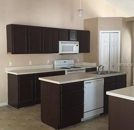 4th image of 2731 Hornlake Cir