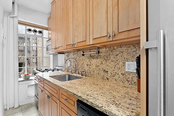 Rented by William Raveis Real Estate | media 10