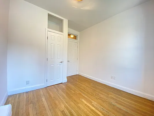 Rented by REAL New York | media 11