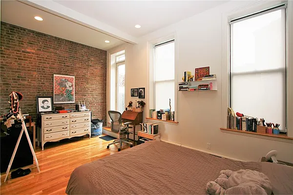 Rented by R New York | media 17