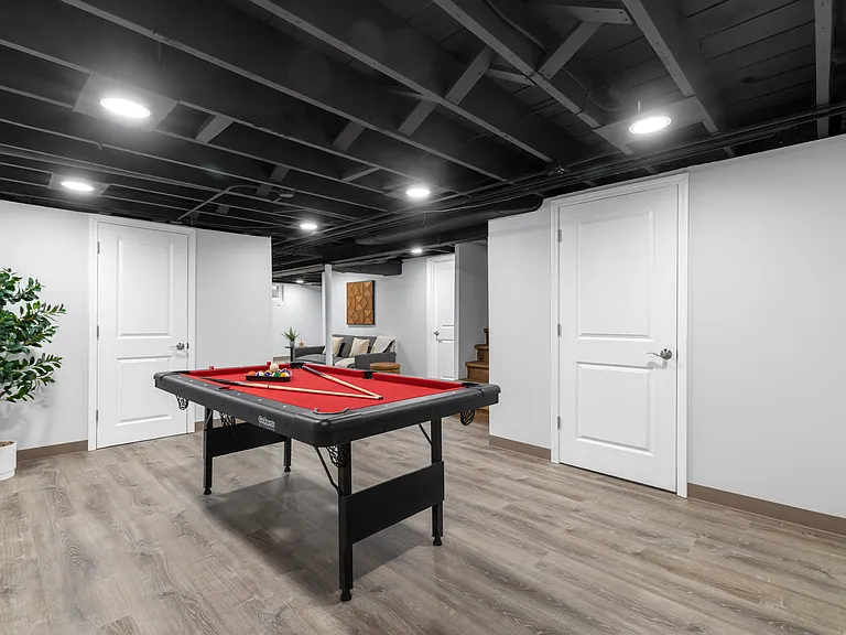 424 W Avery St — Photo 31