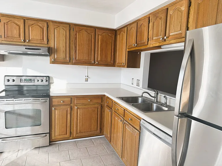1812 Abbotsbury Way #1 — Photo 9