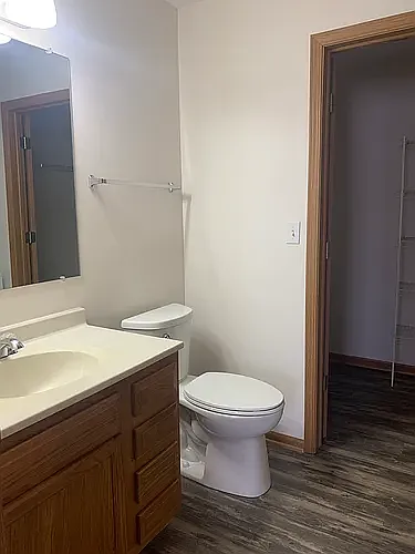 Crown Pointe Apartments — Photo 11