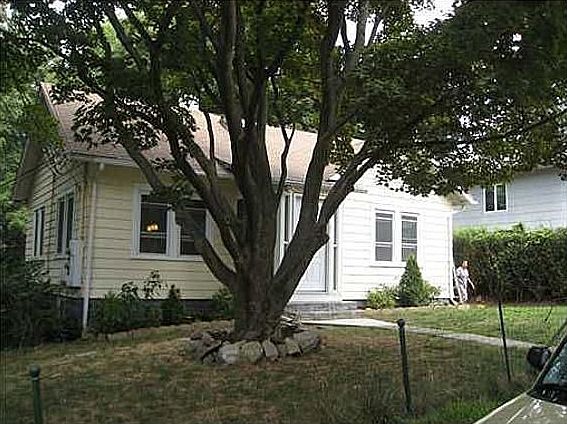 3rd image of 6 Park Ln