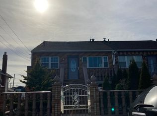 409 Beach 47th St, Far Rockaway, NY 11691