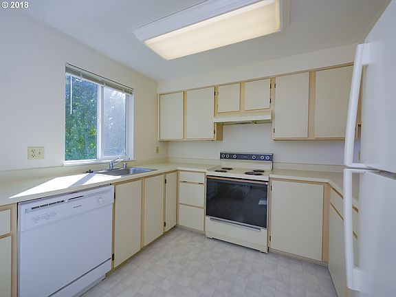 2nd image of 13216 NE Salmon Creek Ave Unit S6