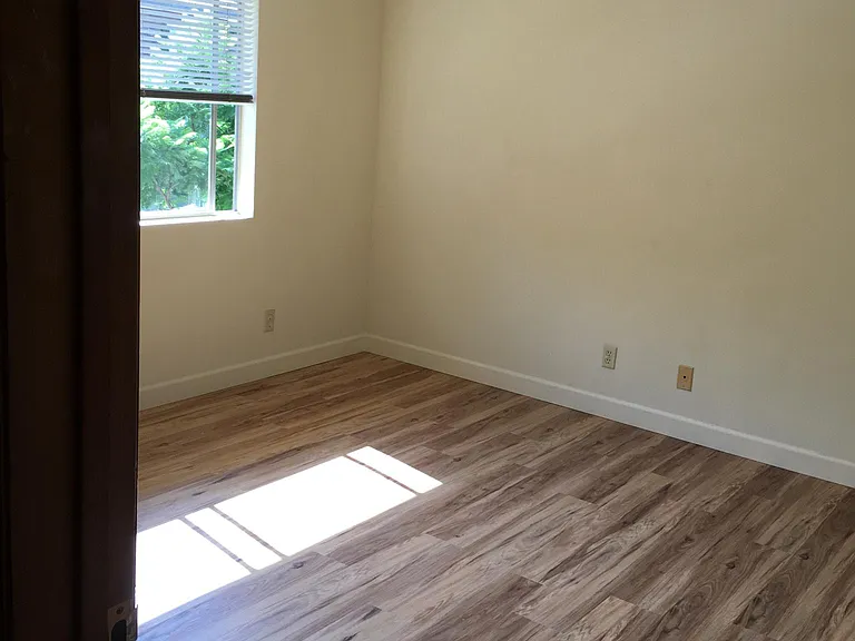 111 Molino Ave — Photo 8