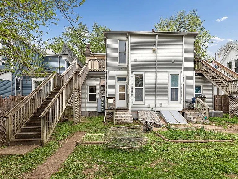 1315 S 32nd St — Photo 15