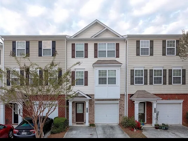 2484 Ivey Crest Cir — Photo 1