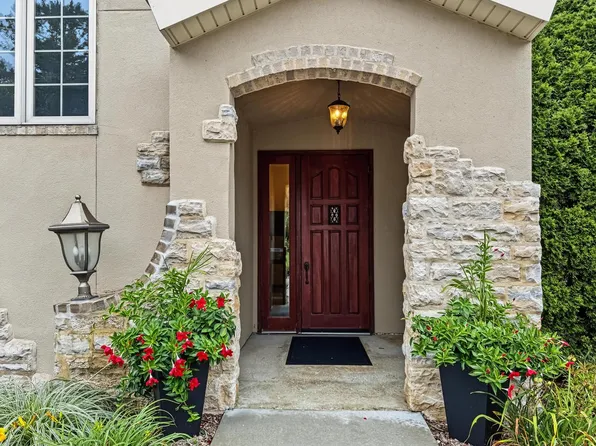 2912 N University DRIVE #202, Waukesha, WI 53188