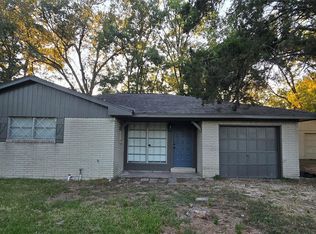 8235 Thompson Rd, Highlands, TX 77562