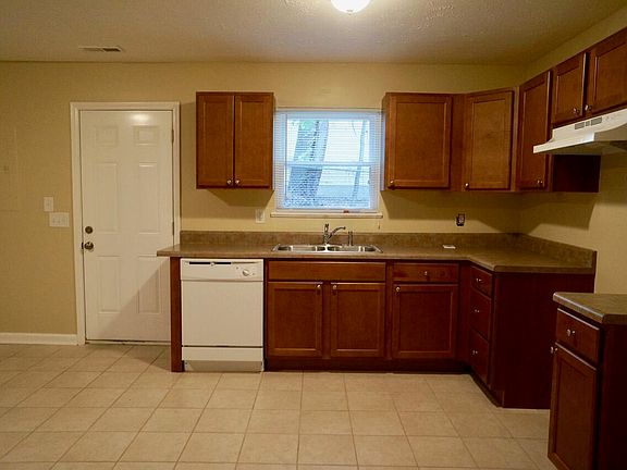 5th image of 1208 Seabrook Rd