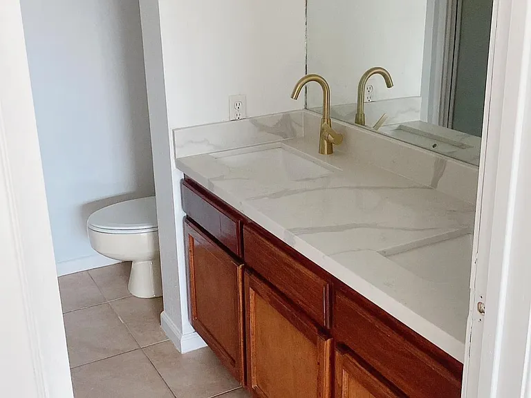 2100 El Dorado Ave #2100 — Photo 4