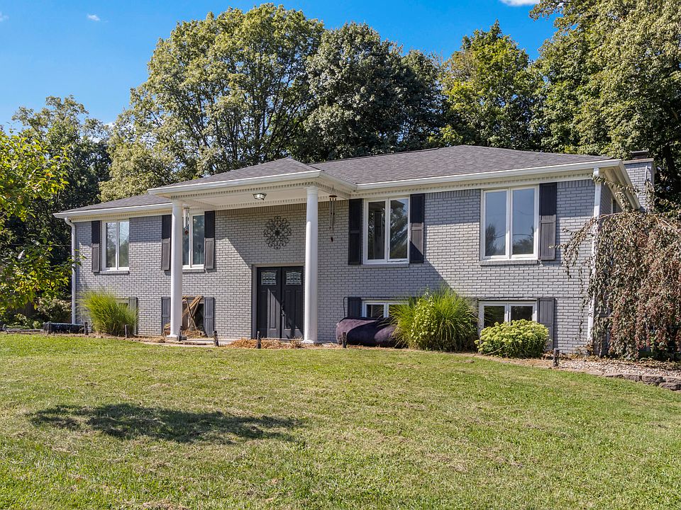 1st image of 272 Canterbury Dr