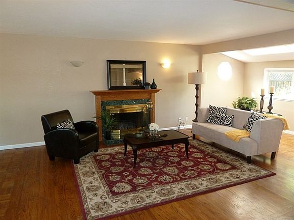 4th image of 2719 Coit Dr