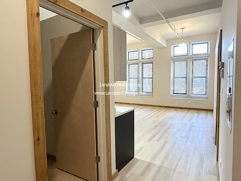 4611 S Ellis Ave #105 — Photo 16