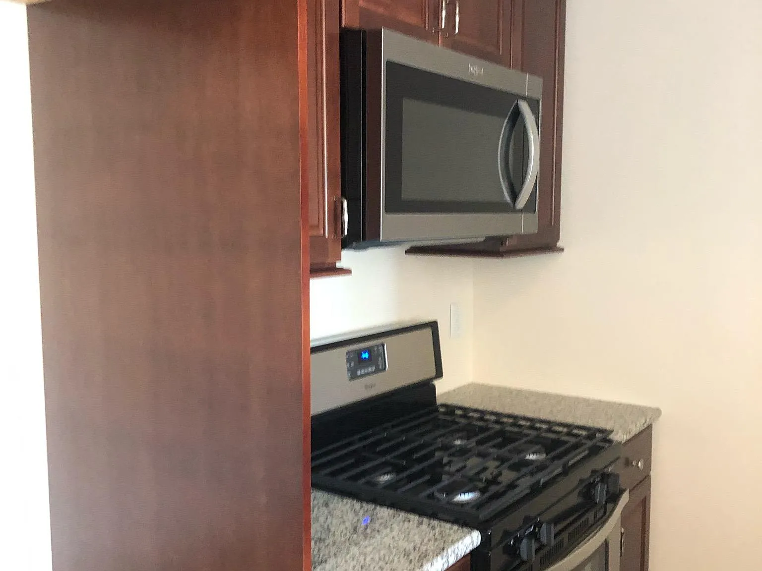 811 Strassle Way — Photo 3