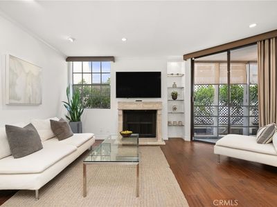 750 N Kings Rd APT 220, Los Angeles, CA, 90069