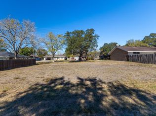 Kallus St, Schulenburg, TX 78956