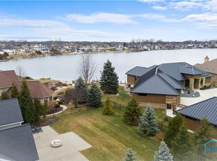 8009 Quarry Rd, Maumee, OH 43537