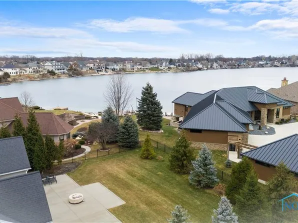 8009 Quarry Rd, Maumee, OH 43537