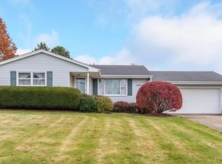 8601 Chesterton Dr, Poland, OH