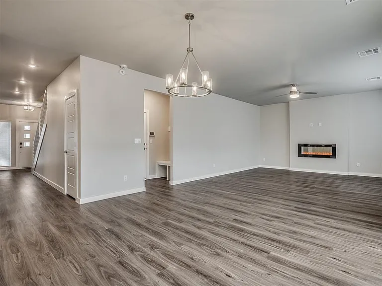 520 NW 176th Ter — Photo 14