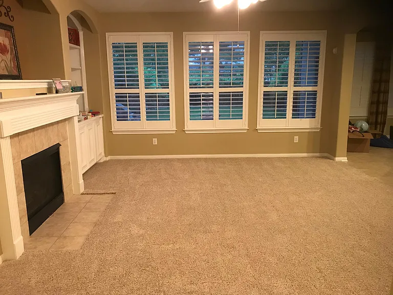 Living Room pic 3
