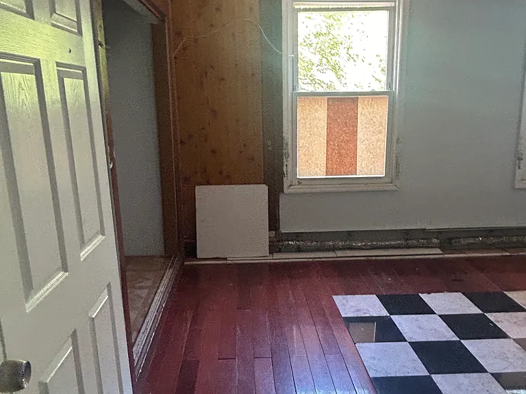 676 Bergen Ave #1 — Photo 9