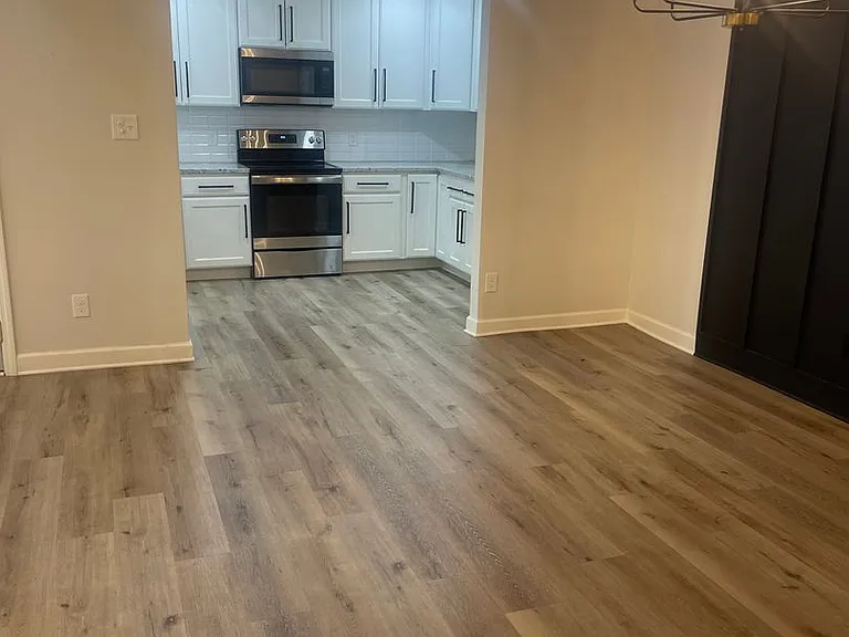 1900 Ridgecrest Dr #201 — Photo 6