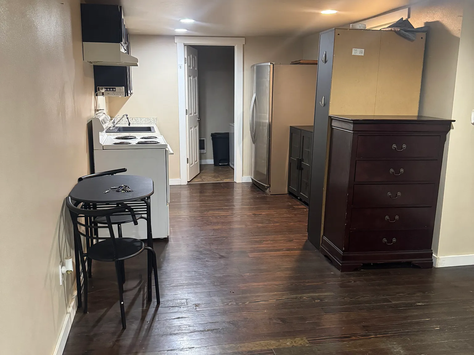 Studio, 300 sqft, $1,200 — Photo 3