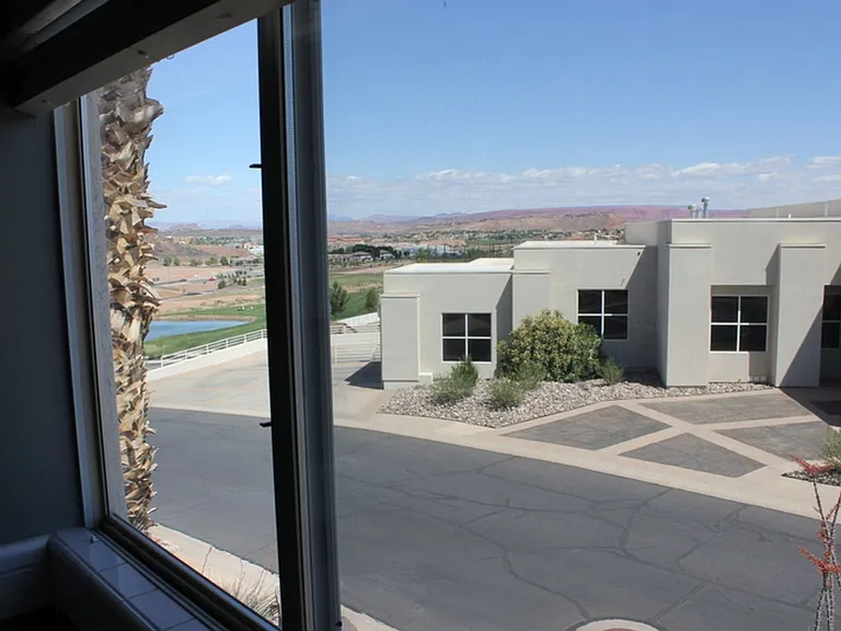 682 Lava Point Dr — Photo 33
