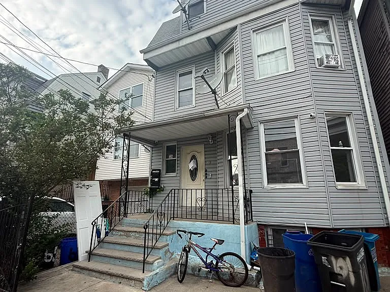 63 Delavan Ave #3 — Photo 3
