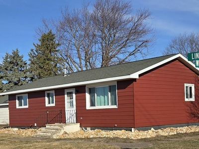 519 Westwood Ave, Strawberry Point, IA, 52076