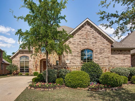 2nd image of 8204 Victoria Ln