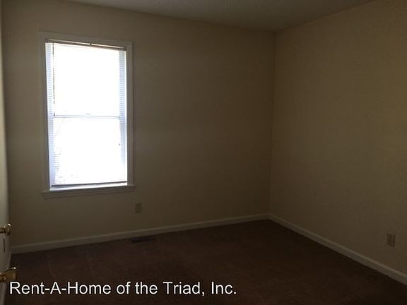 5th image of 1103 Gregory St