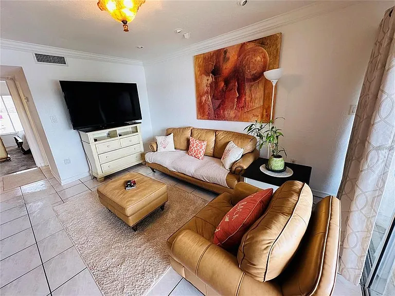 614 Orange Dr #200 — Photo 5