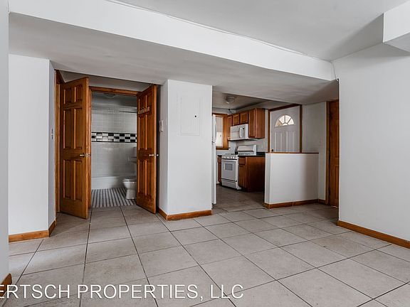 4th image of 2622 W Gunnison St Unit G