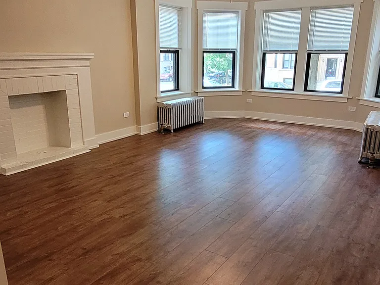 Spacious Living room. Dining table goes very well up in the bay.