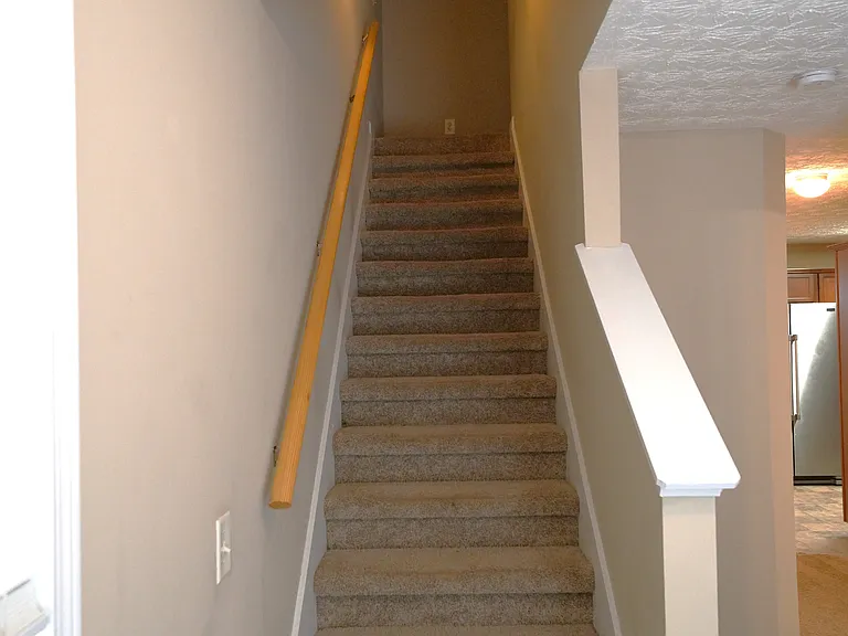 221 Alton Cir — Photo 14