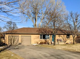 3320 Clove Cir, Hutchinson, KS 67502