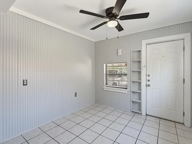 2023 S 5th St #F — Photo 13