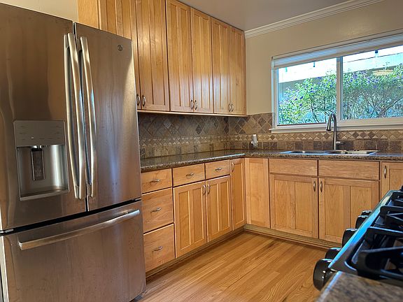 2nd image of 1014 Jones Ct